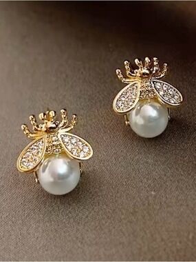 925 Sterling Silver Bee Pearl Earrings Gold CZ Hypoallergenic